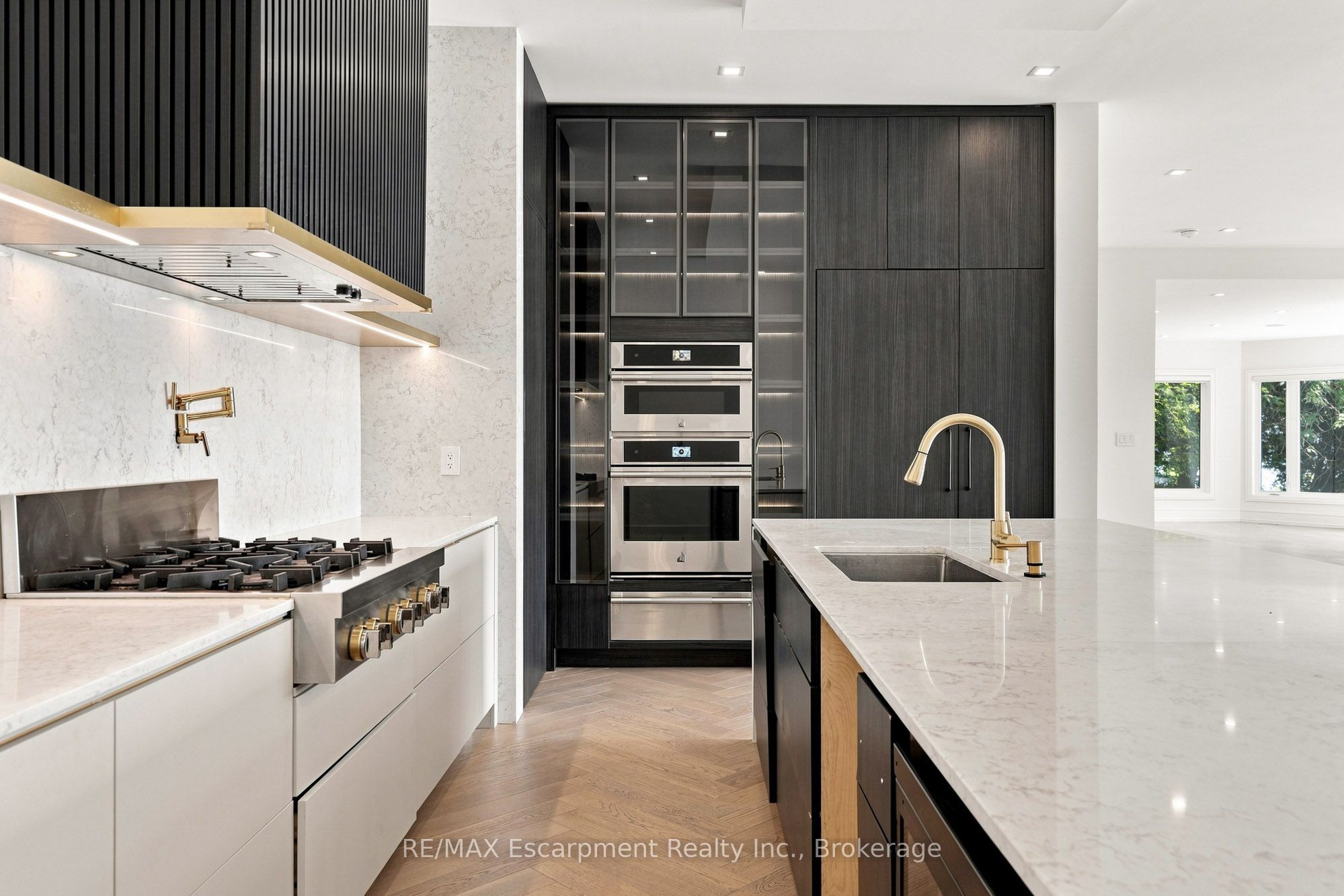 100 Appleby Place Property Photo 18