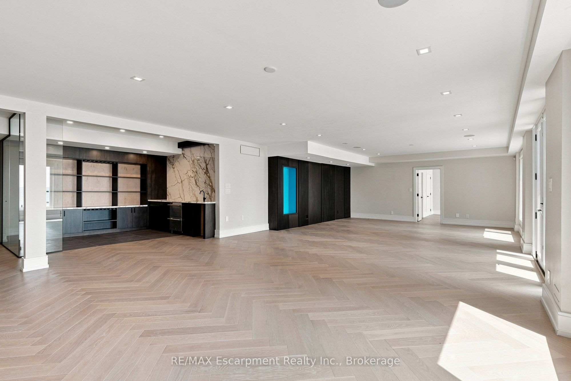 100 Appleby Place Property Photo 32