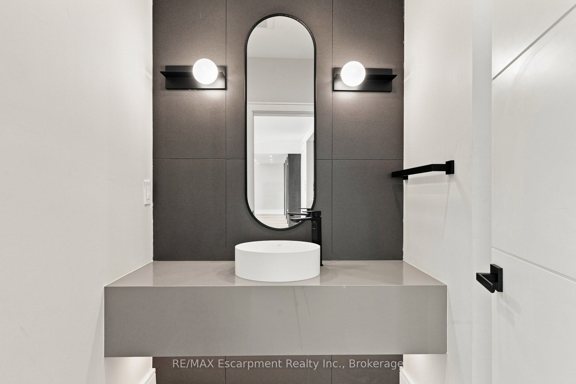 100 Appleby Place Property Photo 41