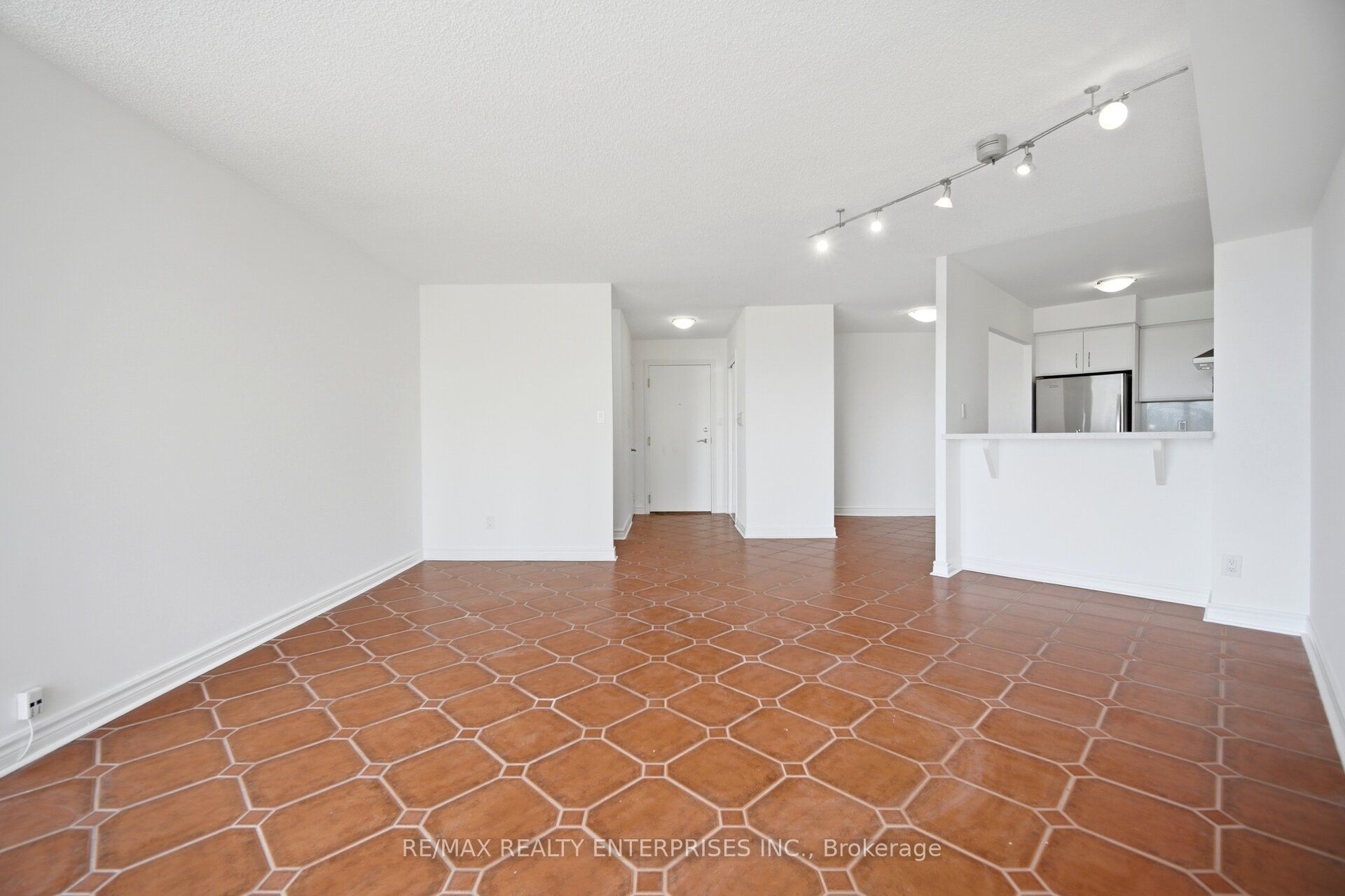 2261 Lake Shore Boulevard W 607 Property Photo 6