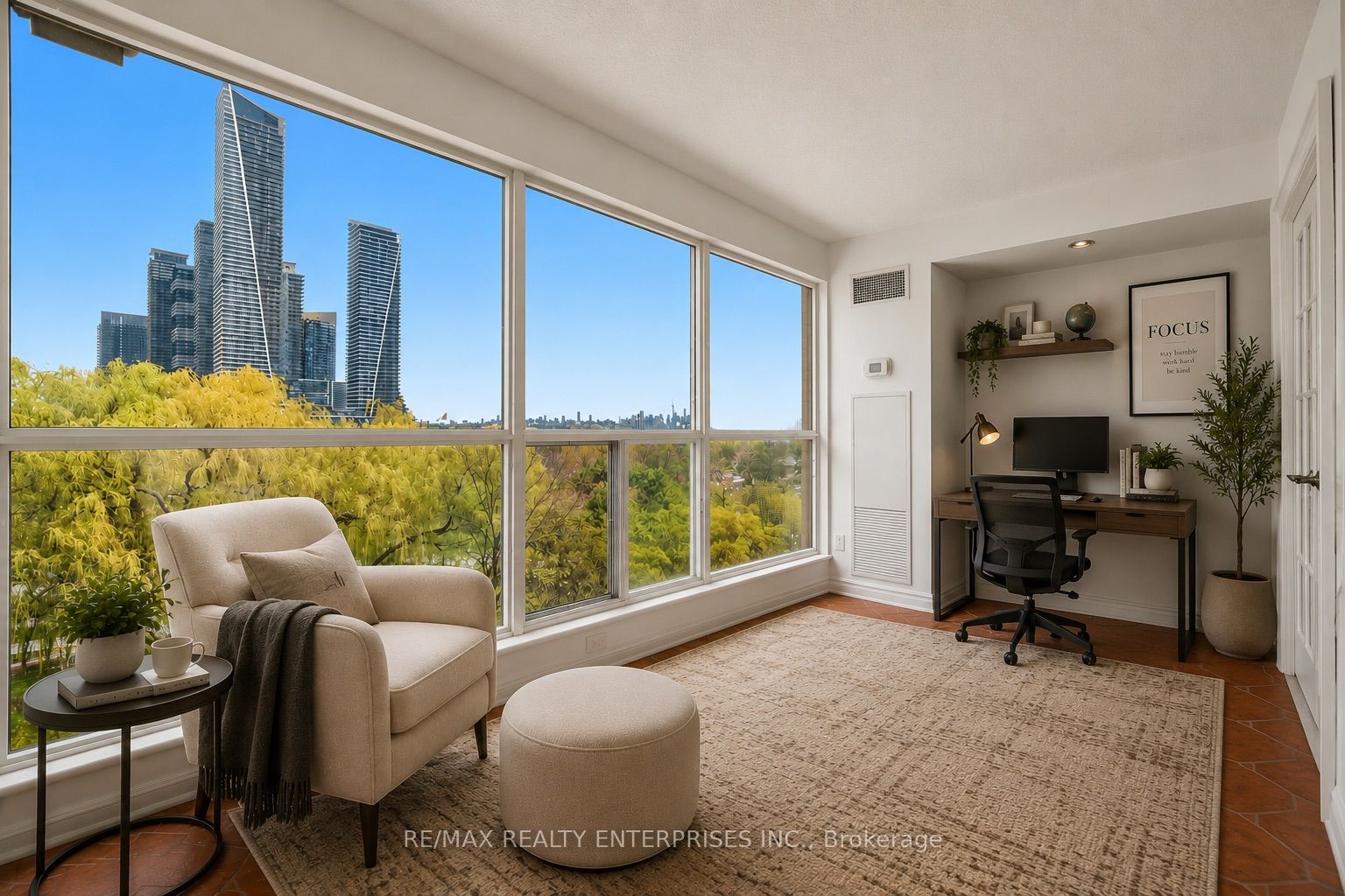 2261 Lake Shore Boulevard W 607 Property Photo 7