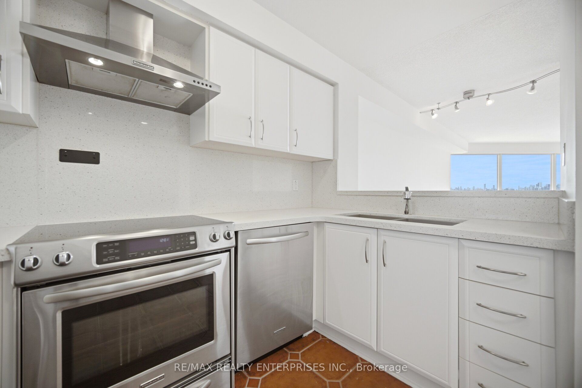 2261 Lake Shore Boulevard W 607 Property Photo 19