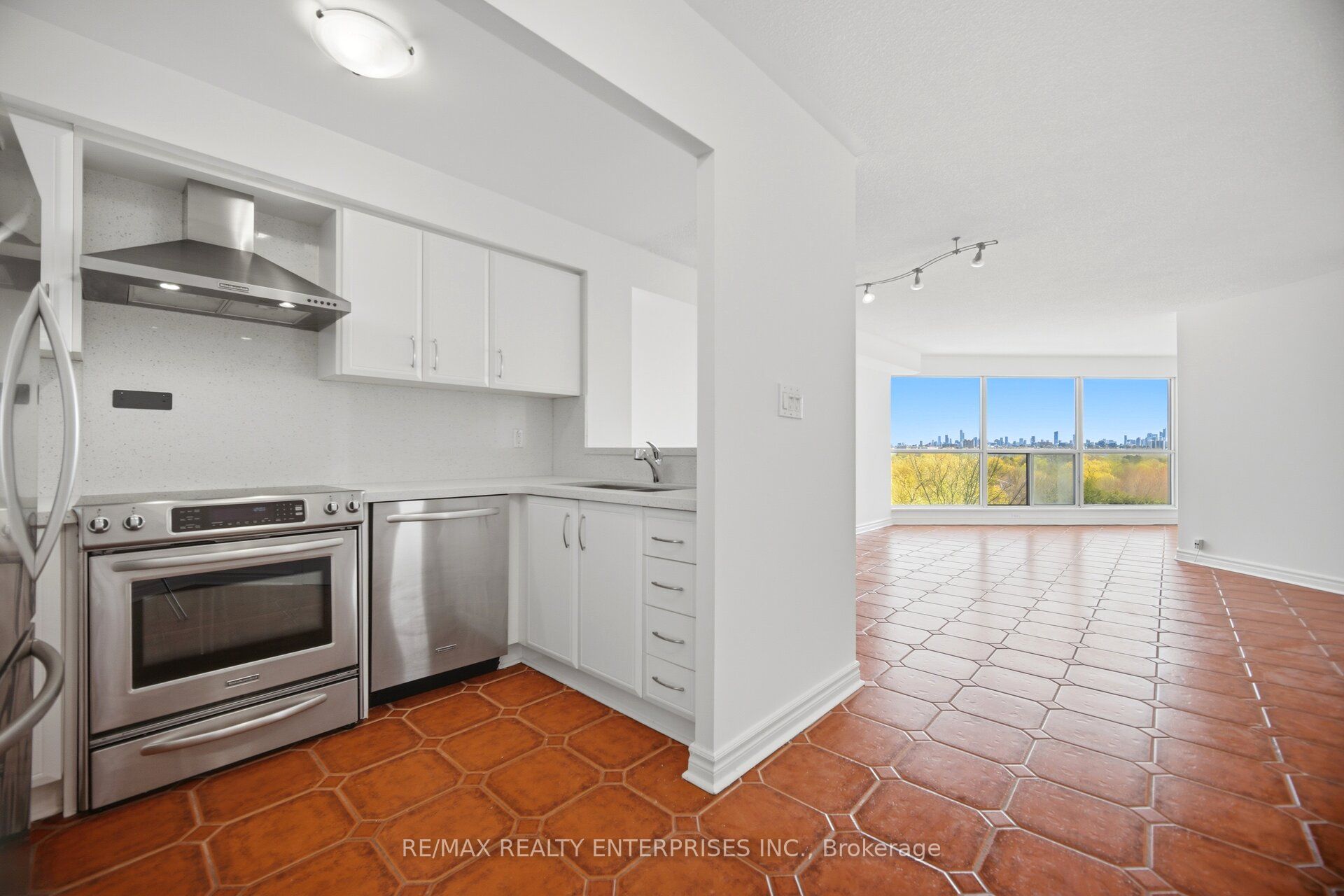 2261 Lake Shore Boulevard W 607 Property Photo 23