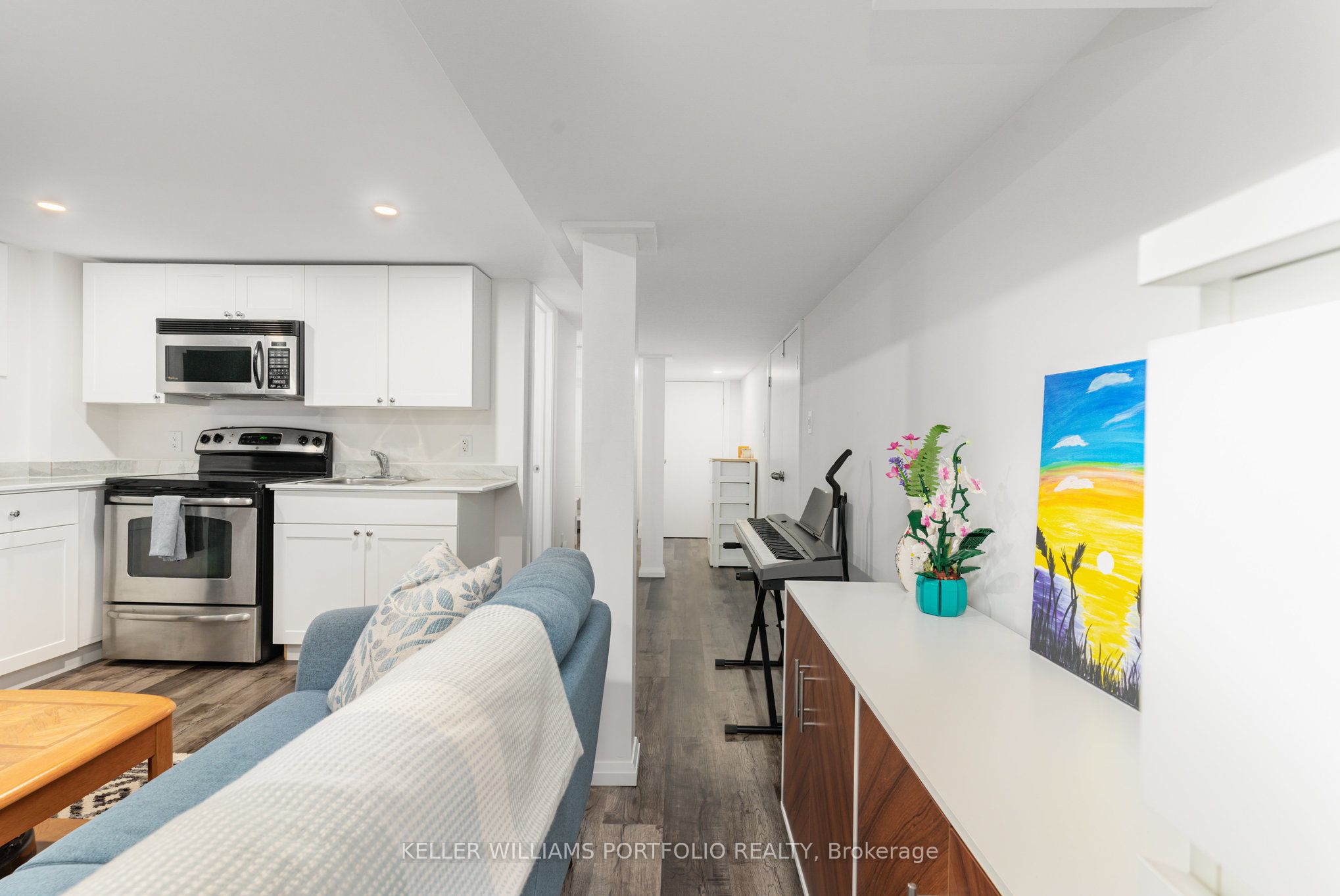 329 Runnymede Road Lower Property Photo 3