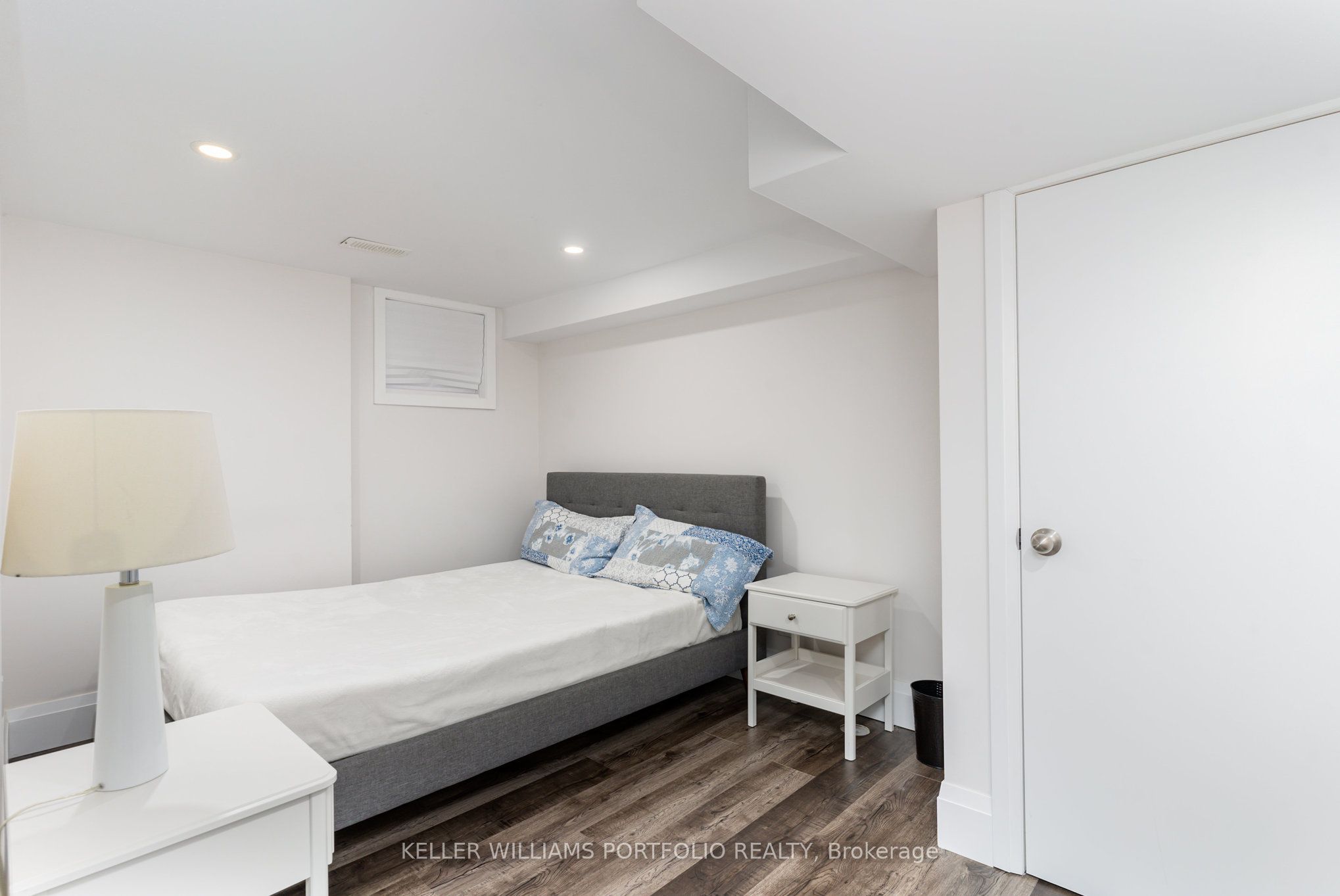 329 Runnymede Road Lower Property Photo 10