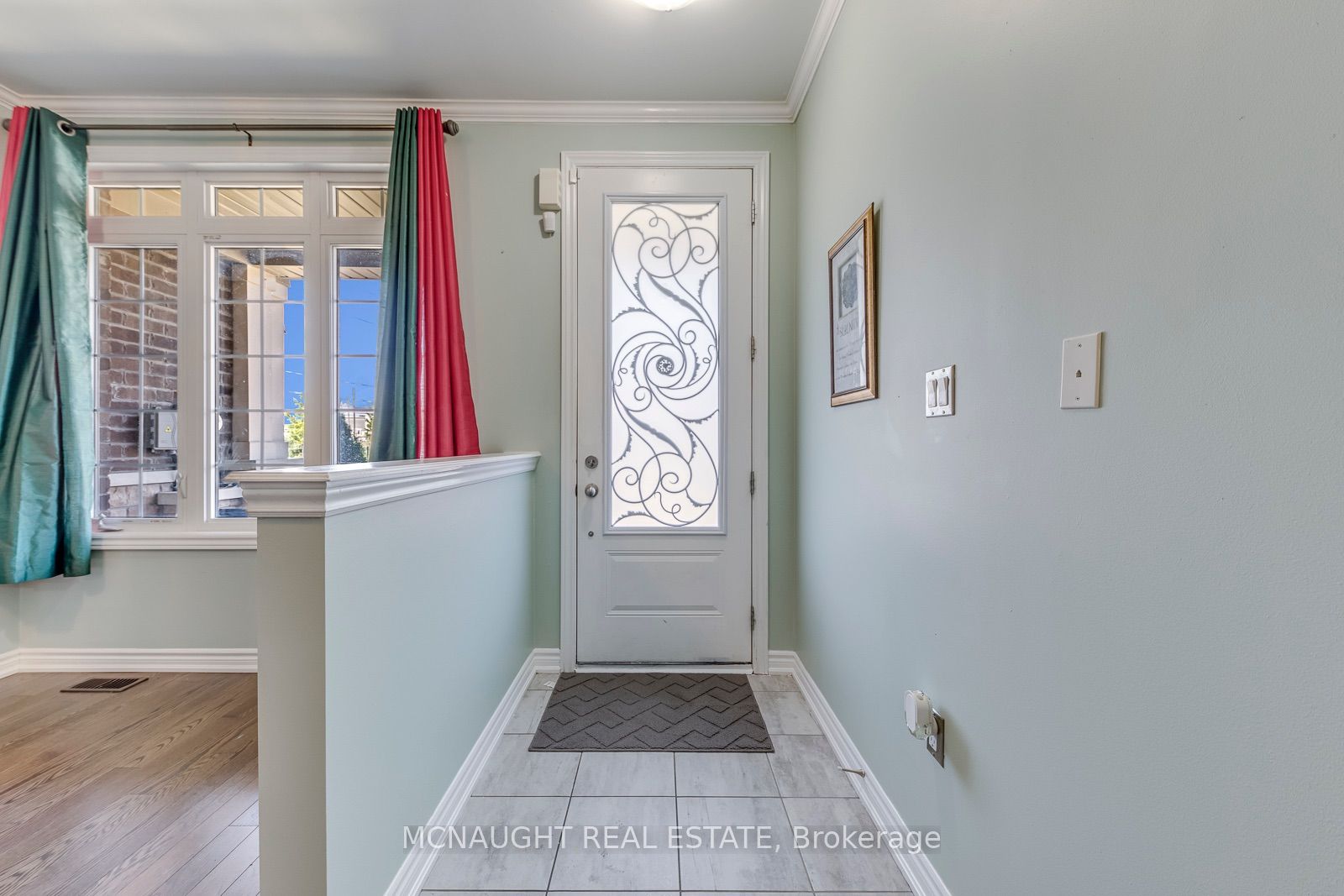 78 Folgate Crescent Property Photo 4