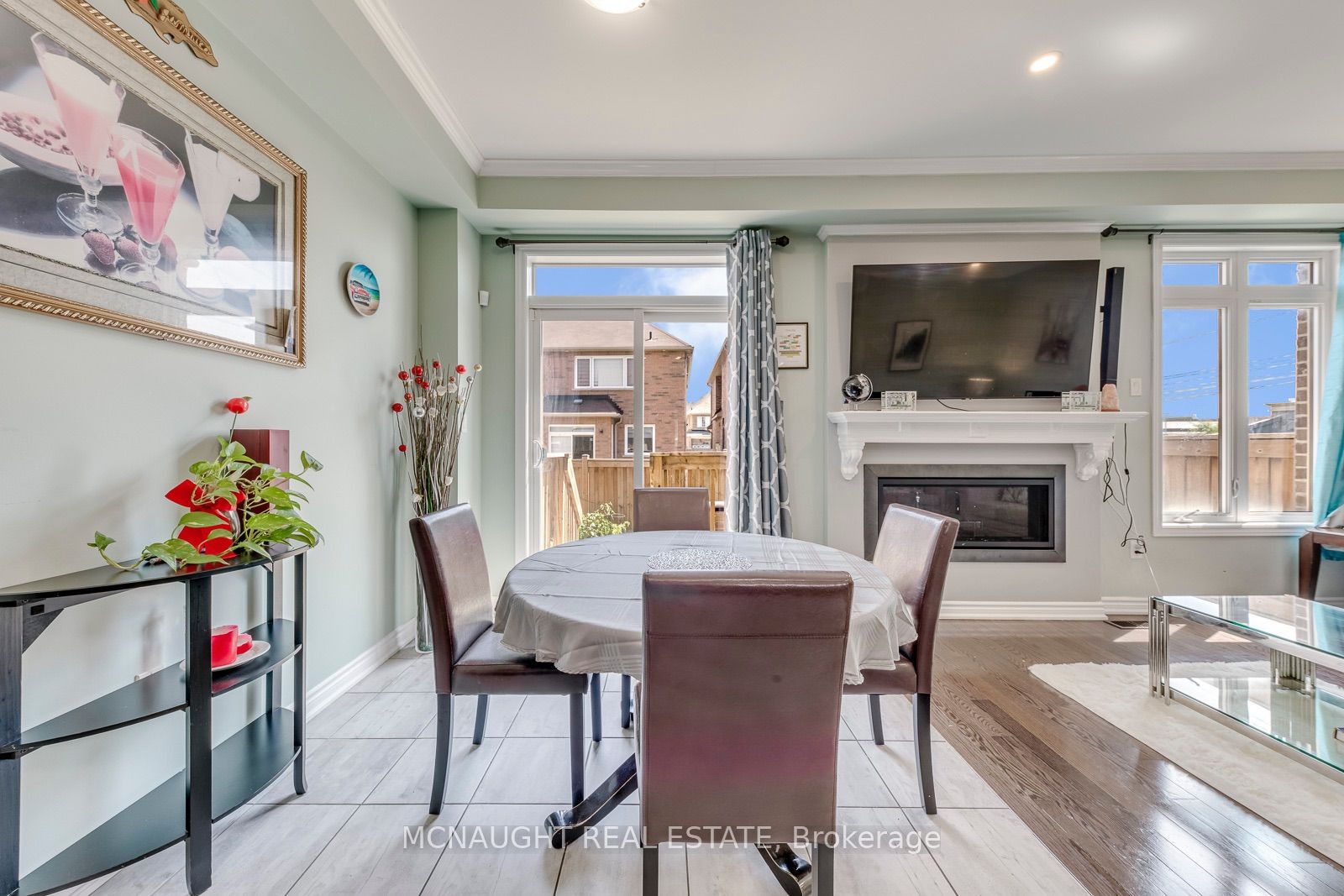 78 Folgate Crescent Property Photo 17