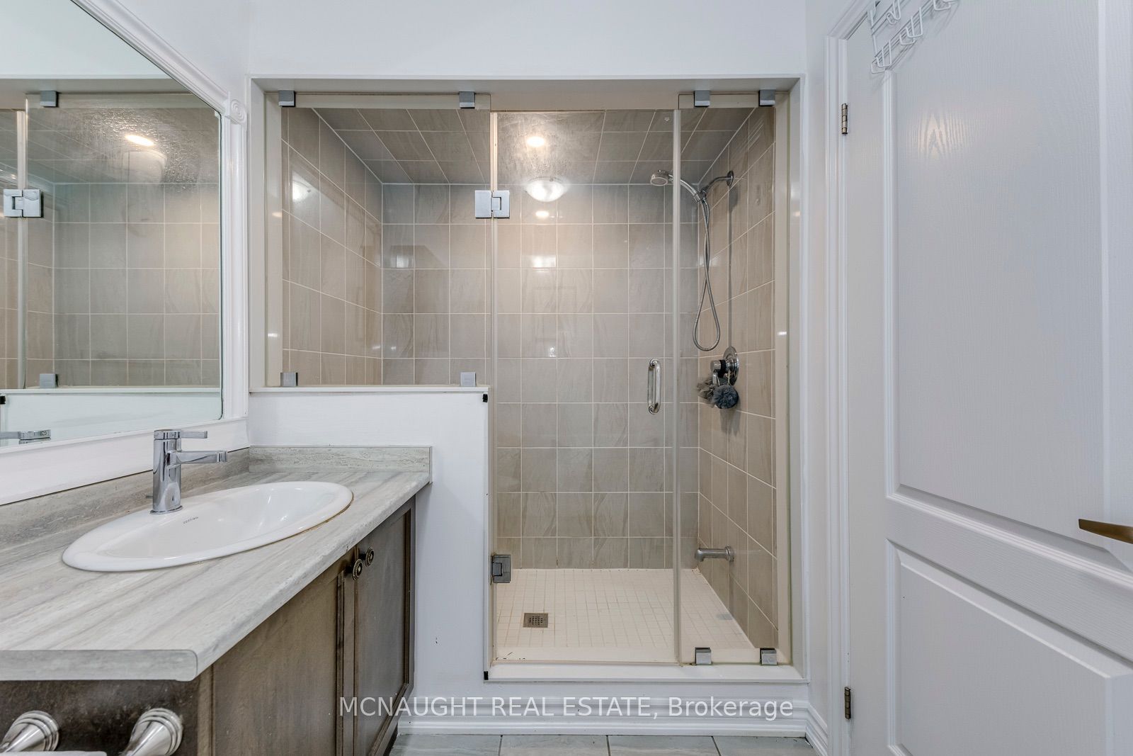 78 Folgate Crescent Property Photo 33