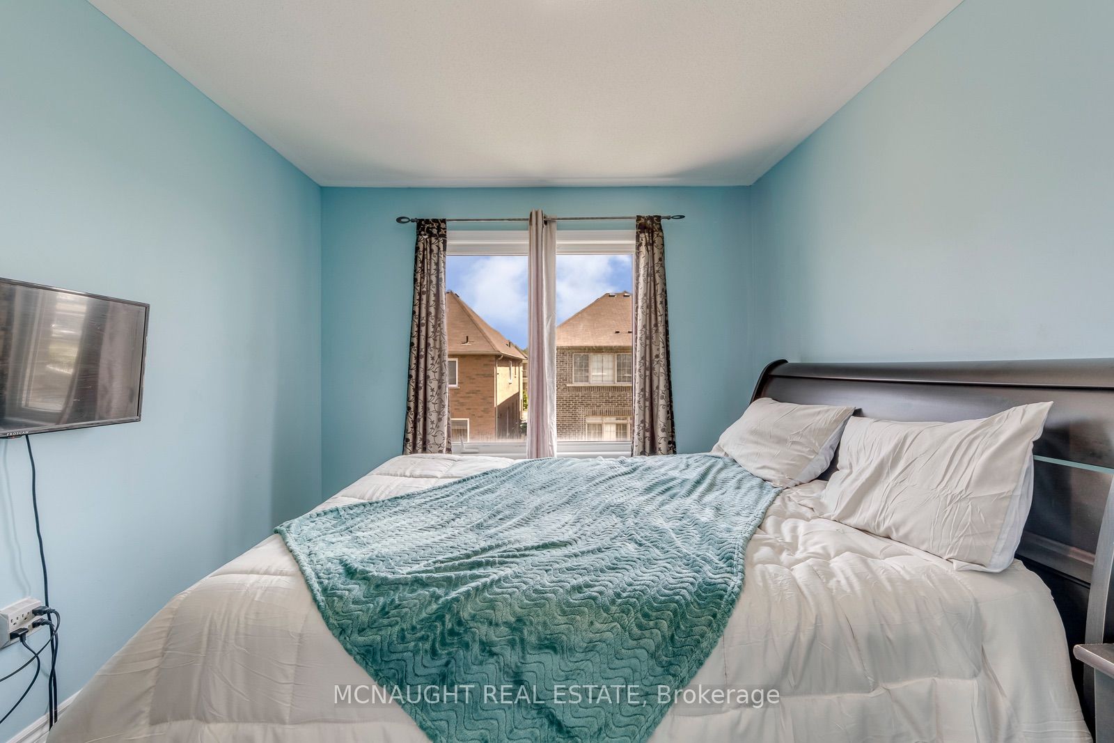 78 Folgate Crescent Property Photo 39