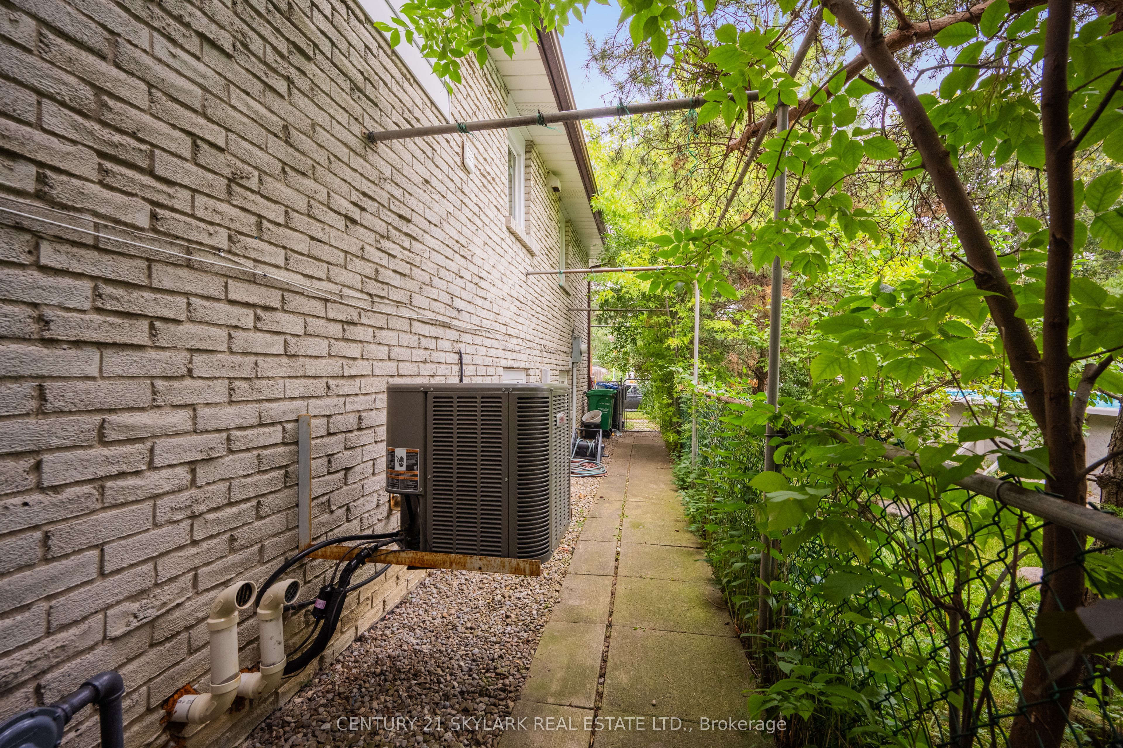 71 Abell Drive S Property Photo 45
