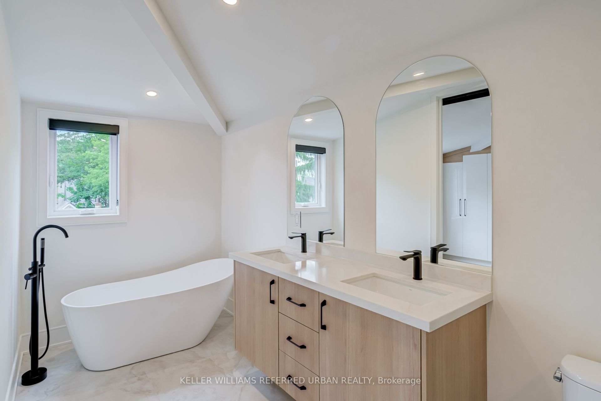 37 Wesley Avenue Property Photo 26