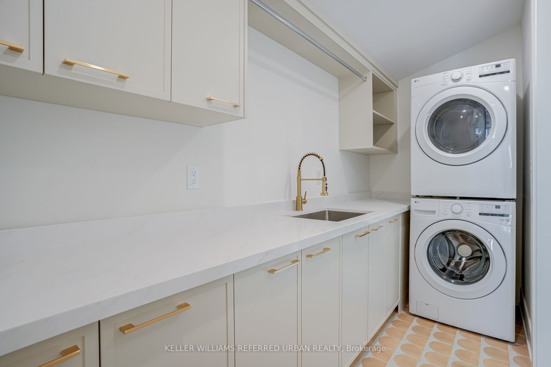 37 Wesley Avenue Property Photo 36