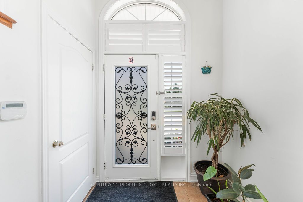 230 Paisley Boulevard W 40 Property Photo 7