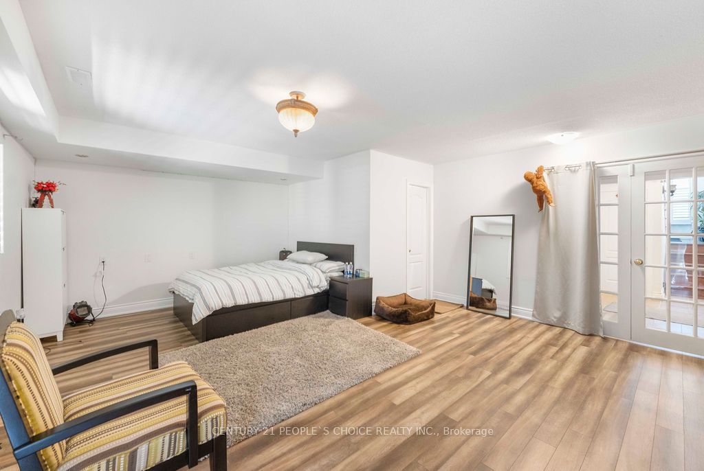 230 Paisley Boulevard W 40 Property Photo 11