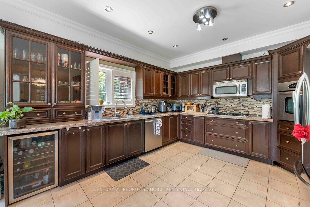 230 Paisley Boulevard W 40 Property Photo 26