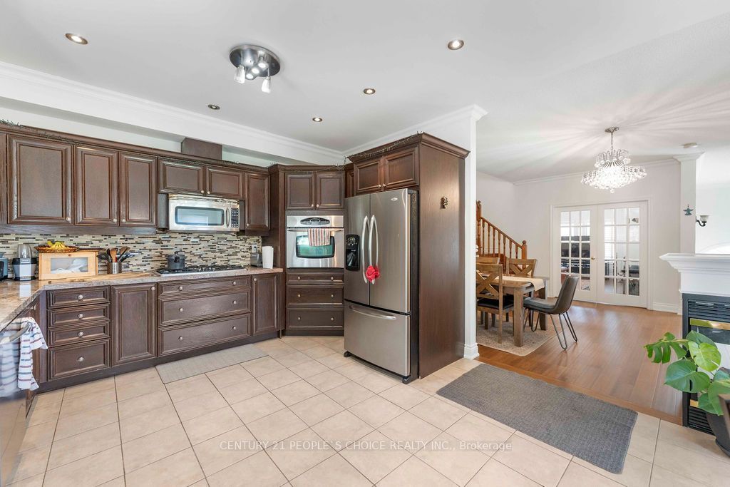 230 Paisley Boulevard W 40 Property Photo 27