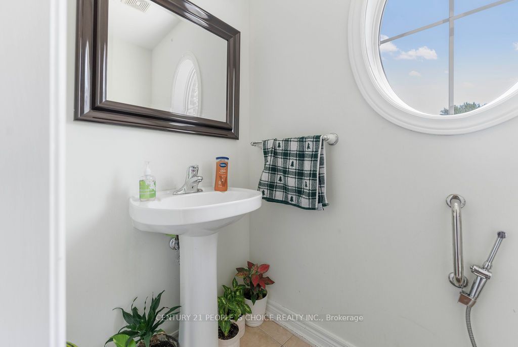 230 Paisley Boulevard W 40 Property Photo 31