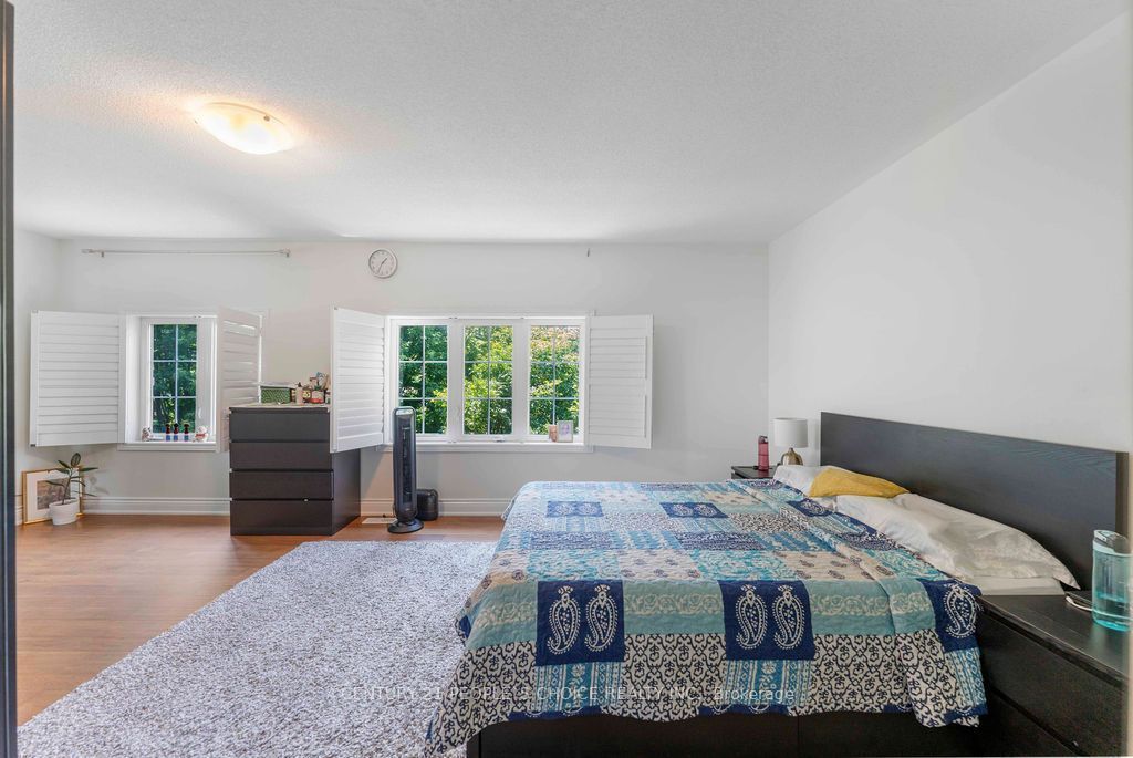 230 Paisley Boulevard W 40 Property Photo 32