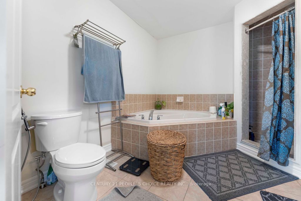 230 Paisley Boulevard W 40 Property Photo 38