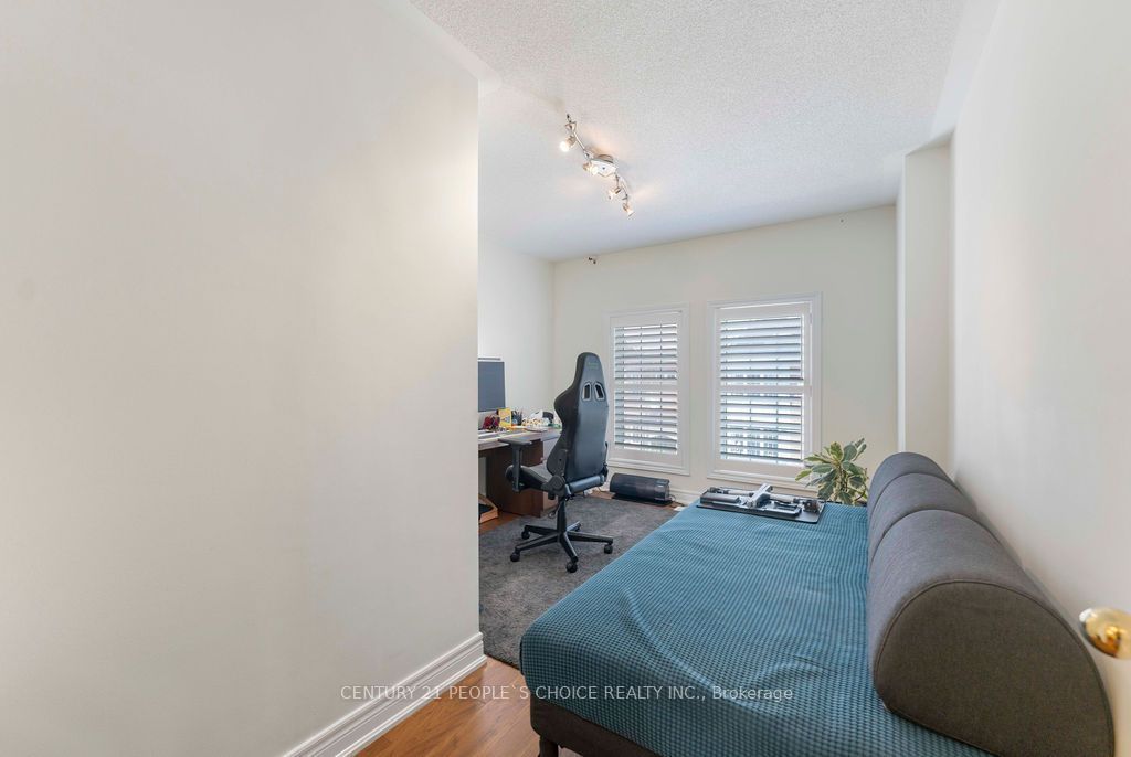 230 Paisley Boulevard W 40 Property Photo 40
