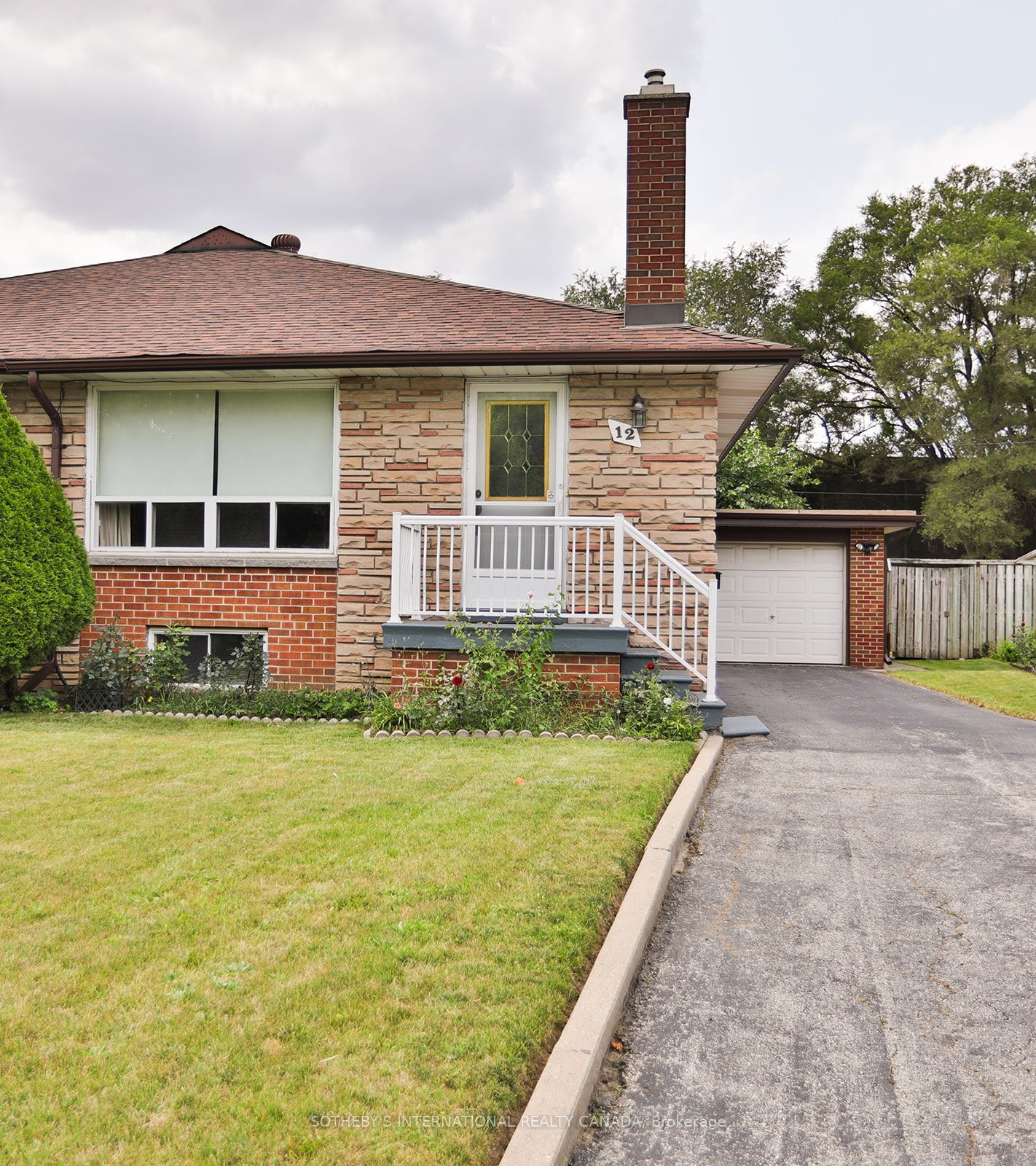 12 Waterbury Drive Property Photo 1