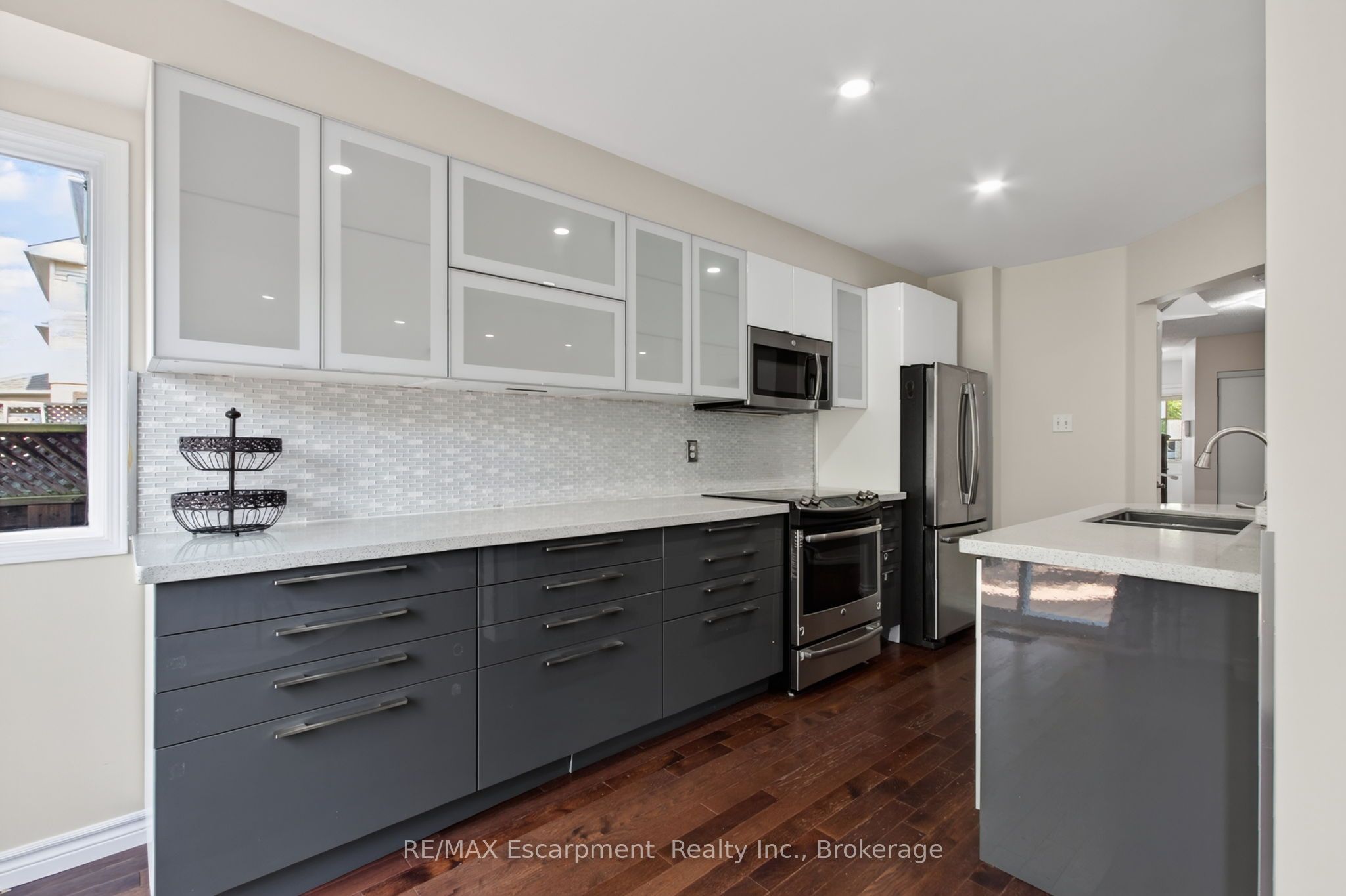 5143 Lampman Avenue Property Photo 19