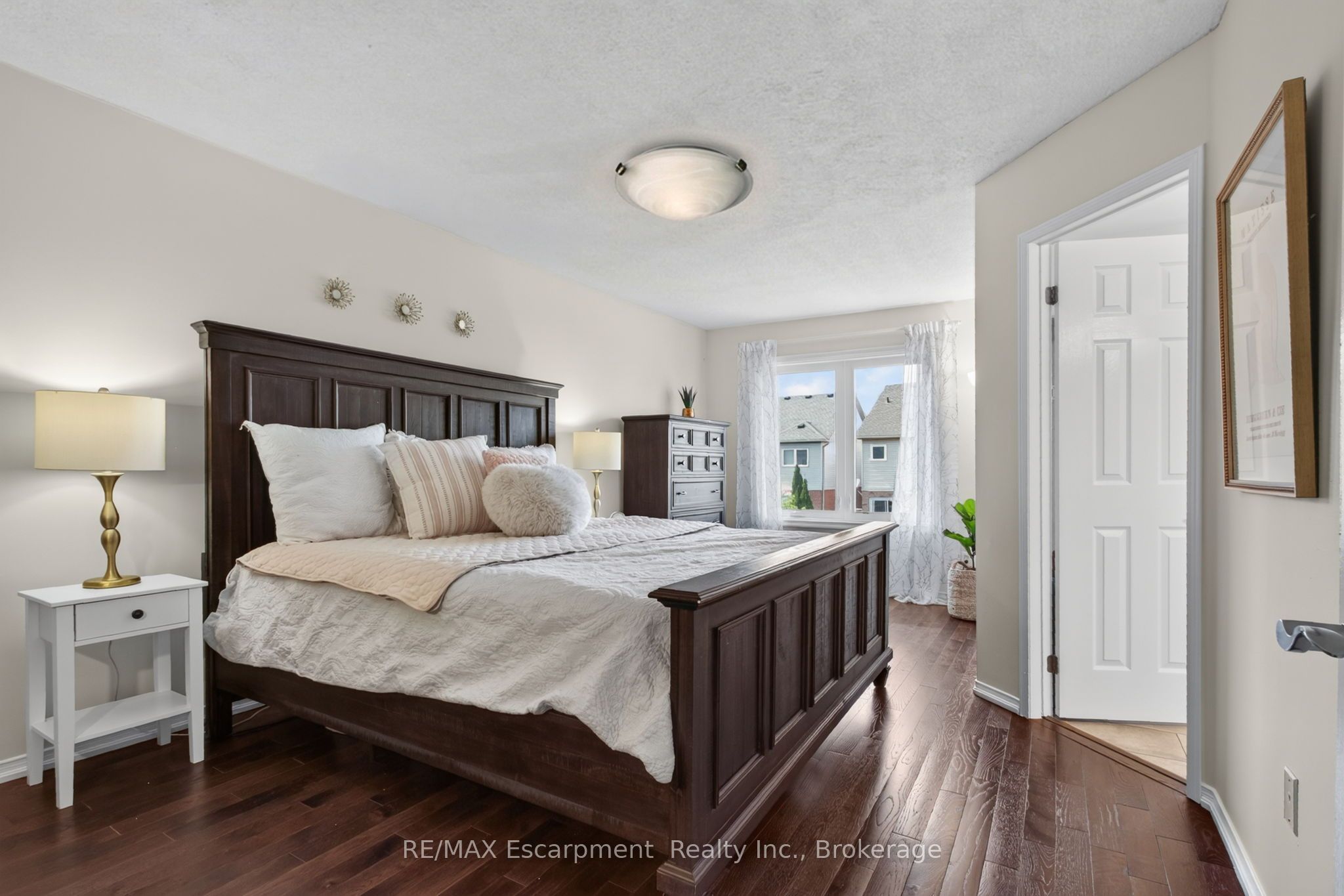 5143 Lampman Avenue Property Photo 26