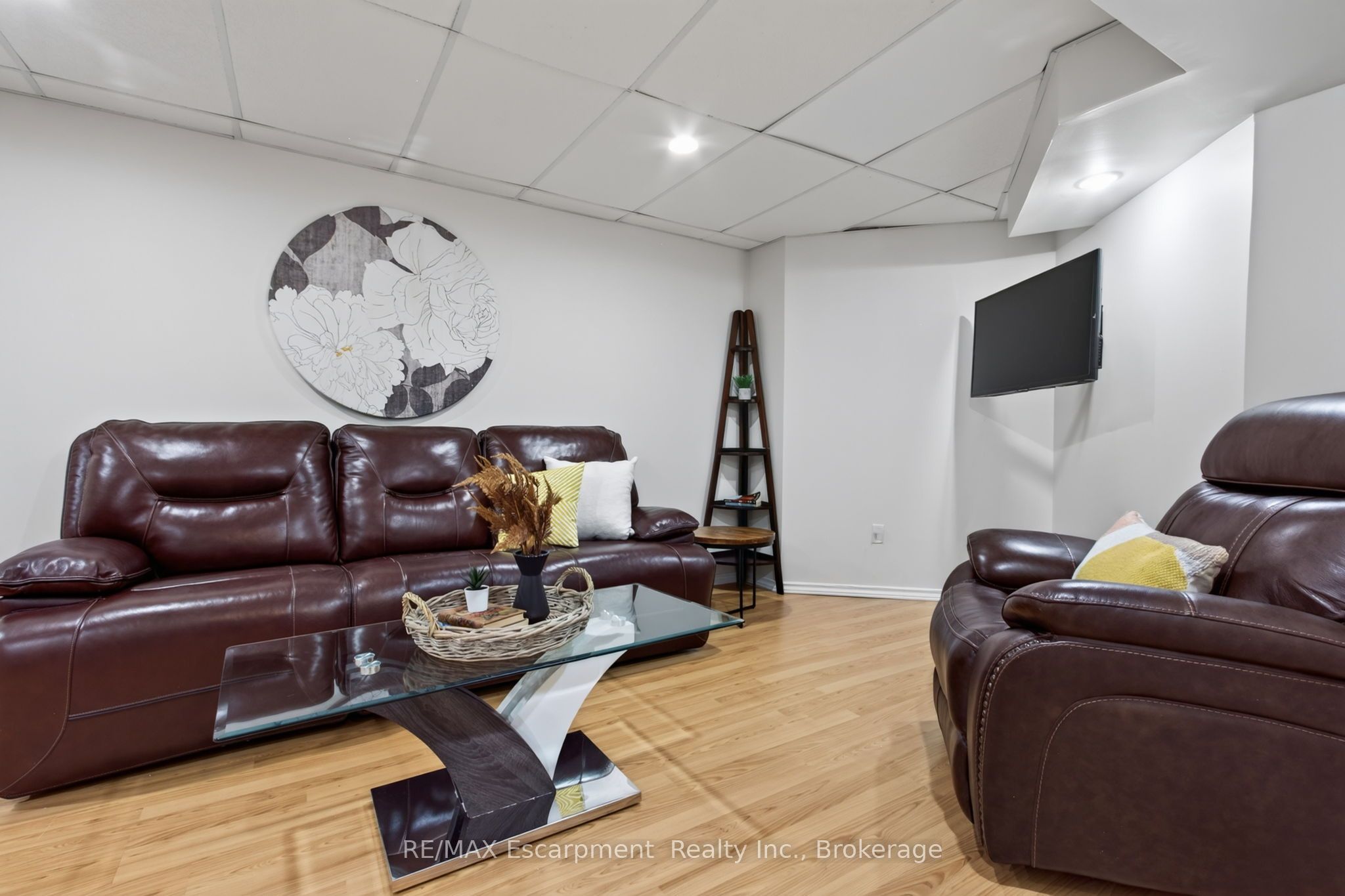 5143 Lampman Avenue Property Photo 39