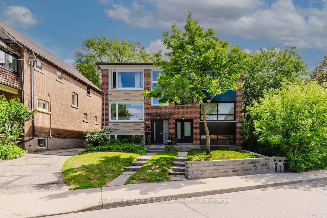 299 Quebec Avenue 3 Property Photo 3