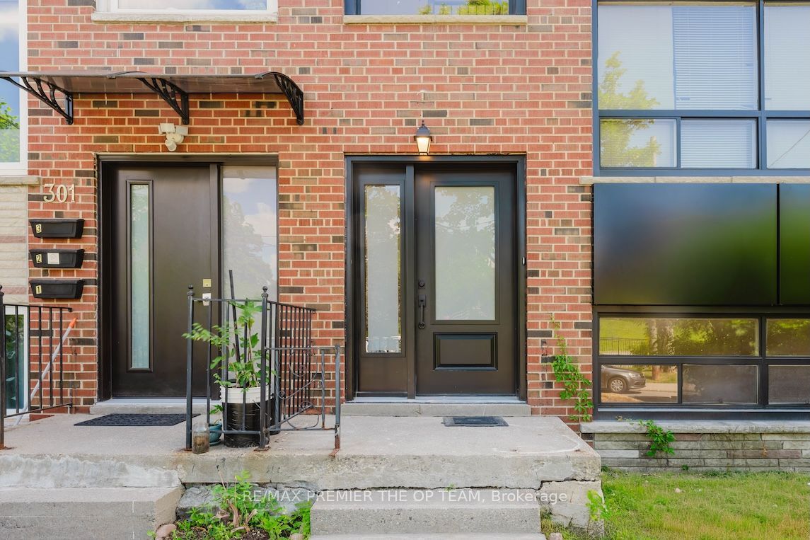 299 Quebec Avenue 3 Property Photo 4