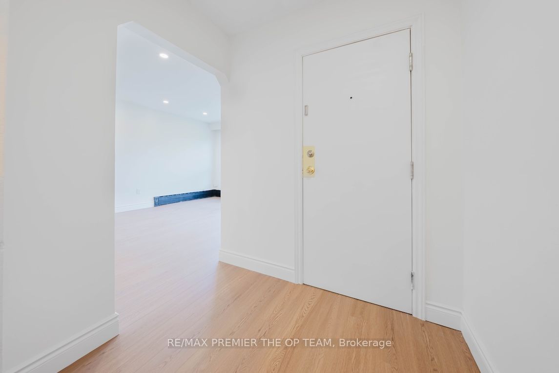 299 Quebec Avenue 3 Property Photo 6