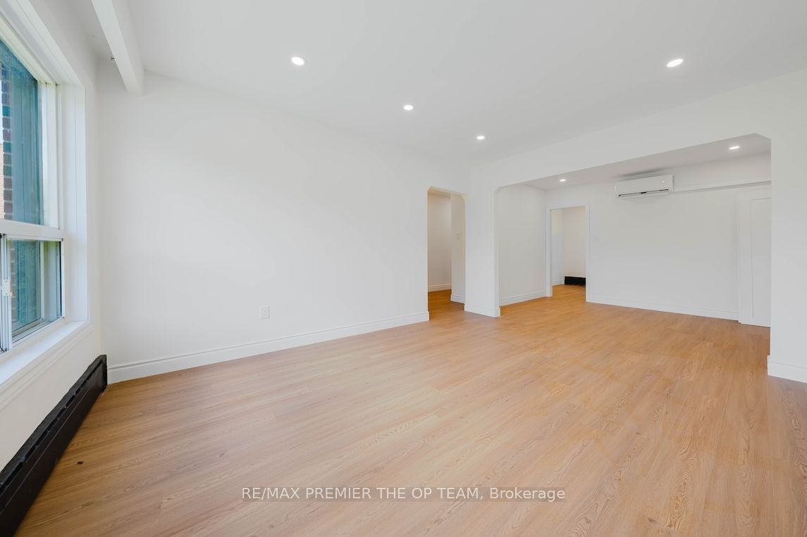 299 Quebec Avenue 3 Property Photo 8