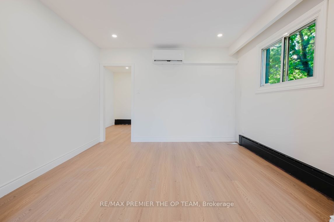 299 Quebec Avenue 3 Property Photo 9