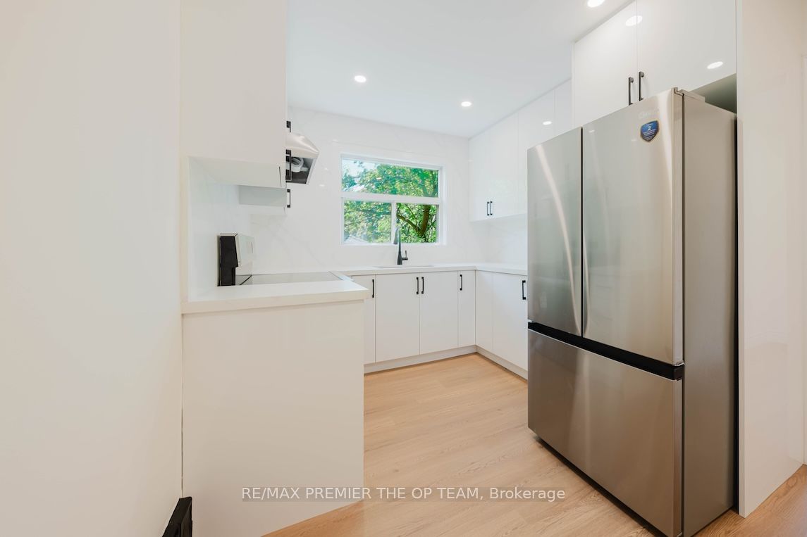 299 Quebec Avenue 3 Property Photo 10