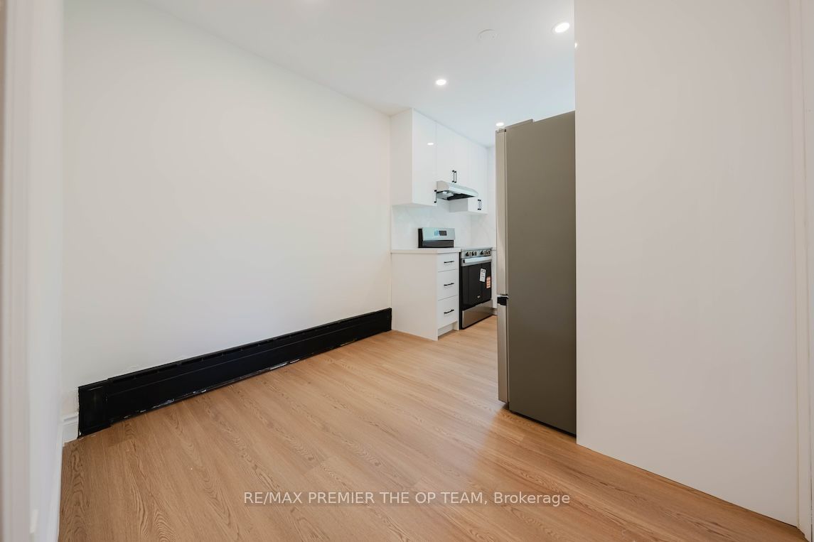 299 Quebec Avenue 3 Property Photo 13