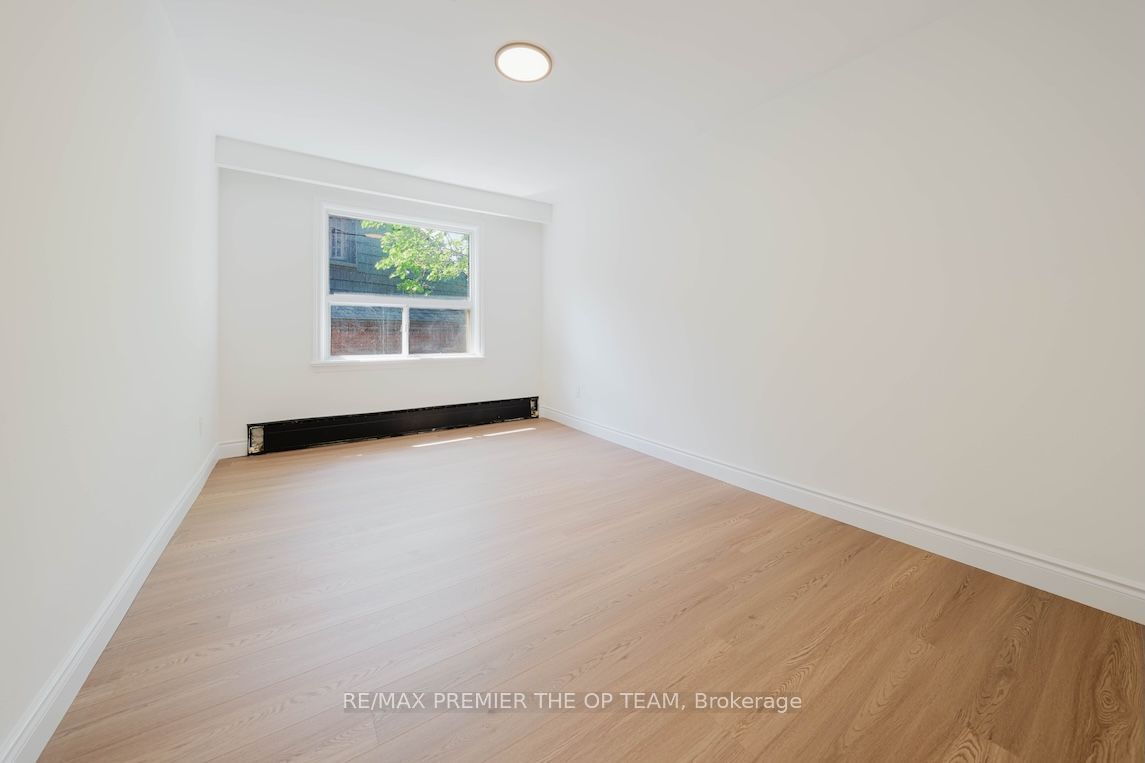 299 Quebec Avenue 3 Property Photo 14