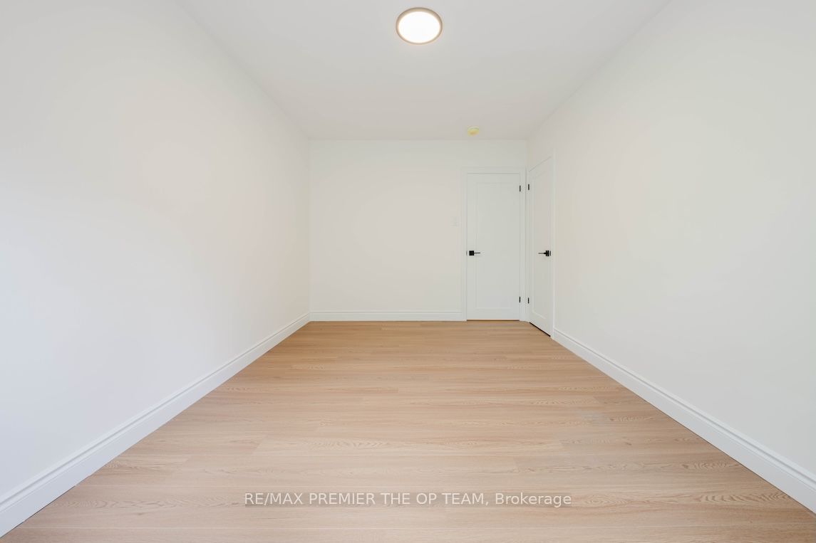 299 Quebec Avenue 3 Property Photo 15