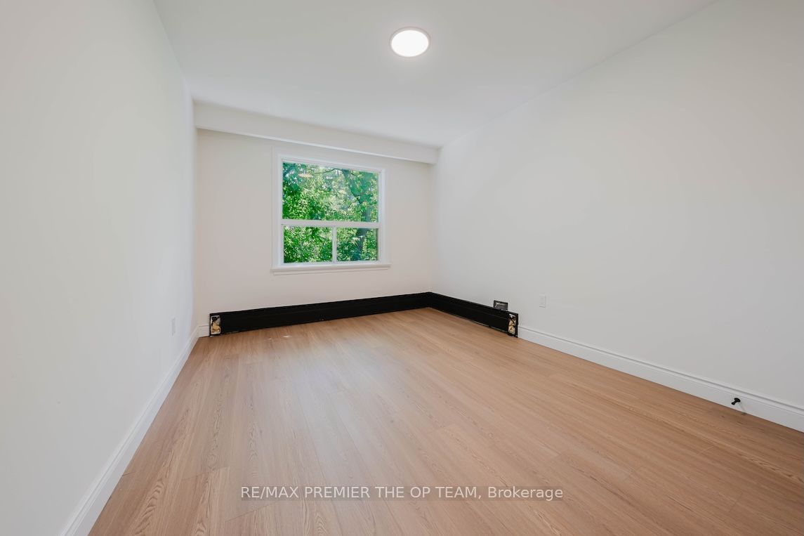 299 Quebec Avenue 3 Property Photo 18