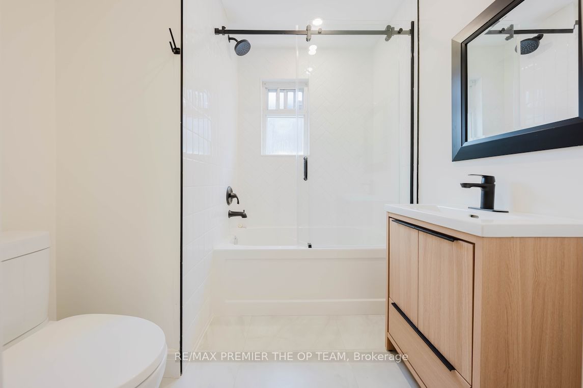 299 Quebec Avenue 3 Property Photo 20
