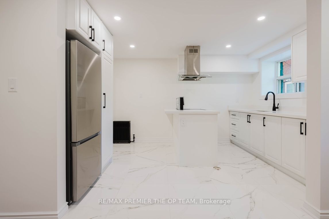 299 Quebec Avenue 1 Property Photo 6