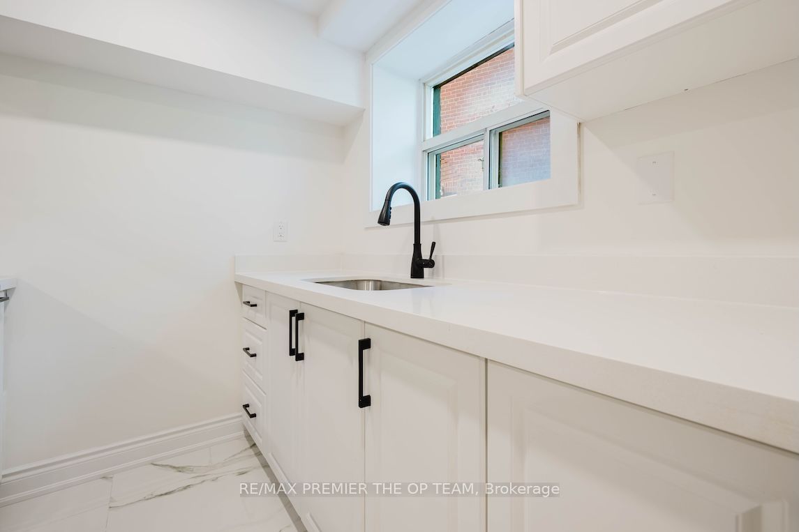 299 Quebec Avenue 1 Property Photo 7