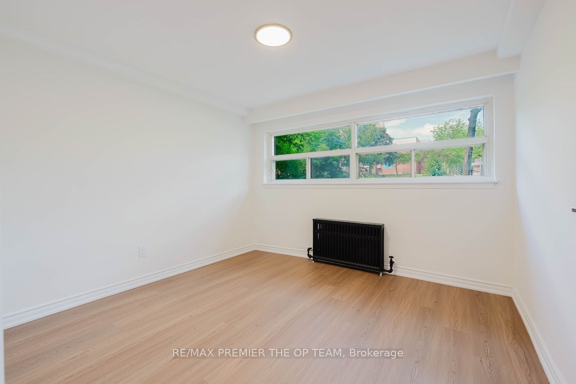 299 Quebec Avenue 1 Property Photo 11