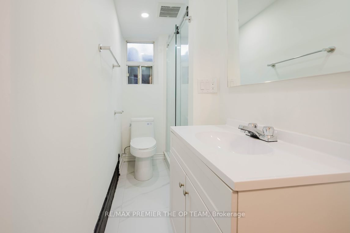 299 Quebec Avenue 1 Property Photo 13