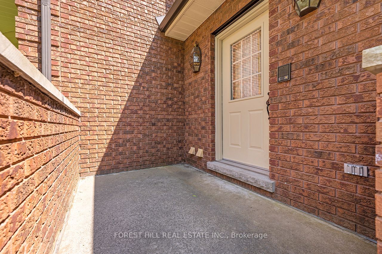 8300 Macarthur Drive Property Photo 6