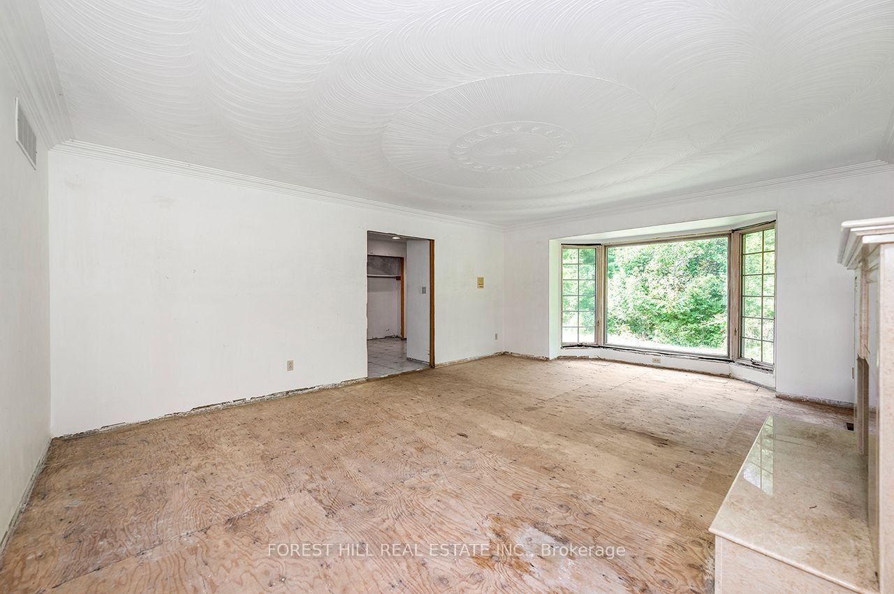 8300 Macarthur Drive Property Photo 9