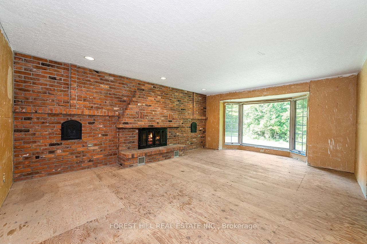 8300 Macarthur Drive Property Photo 11