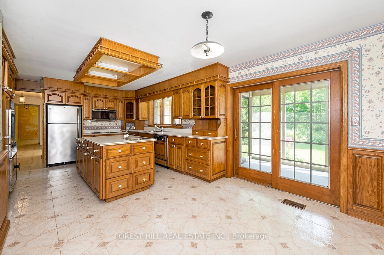 8300 Macarthur Drive Property Photo 13
