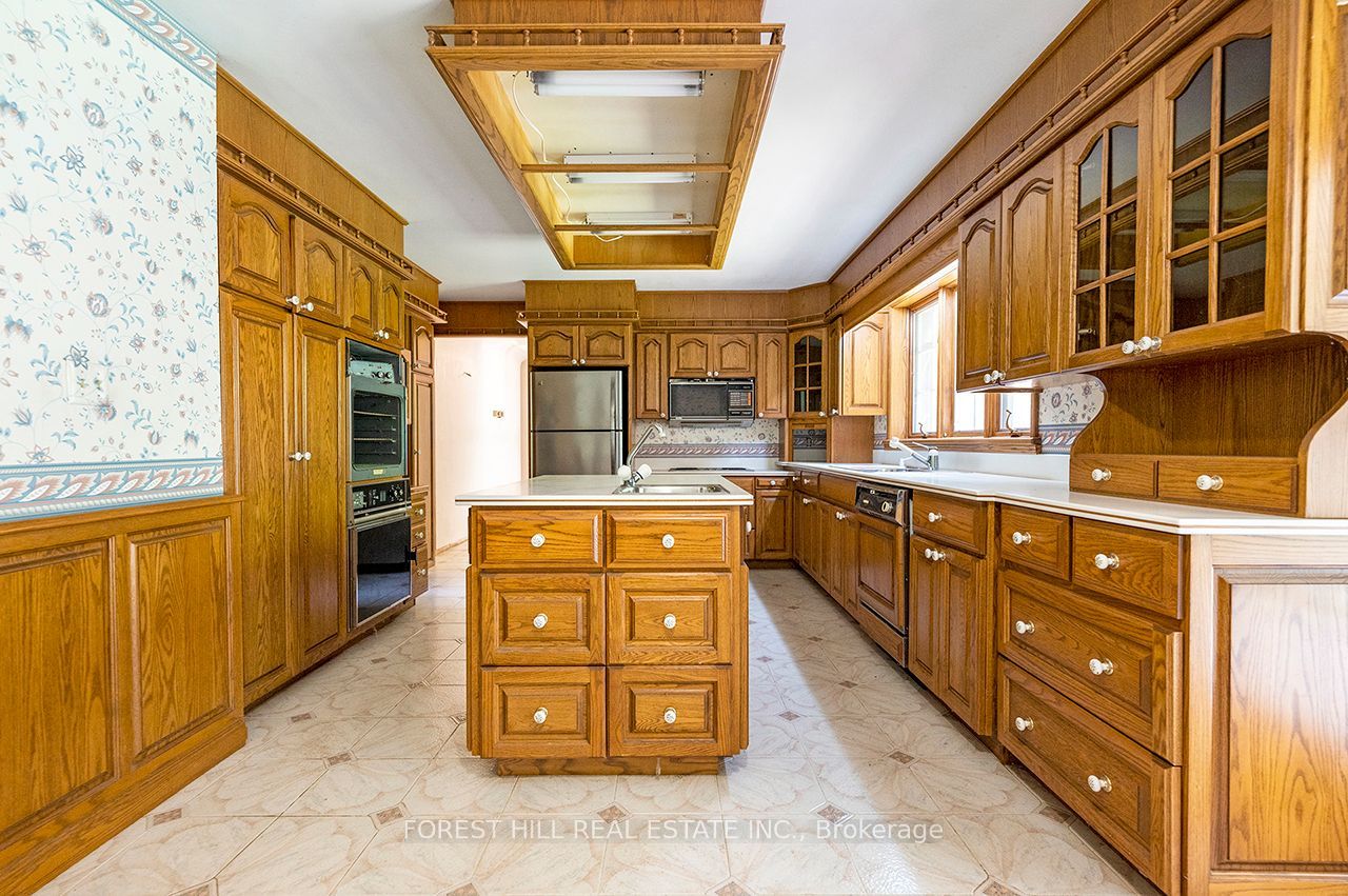 8300 Macarthur Drive Property Photo 14