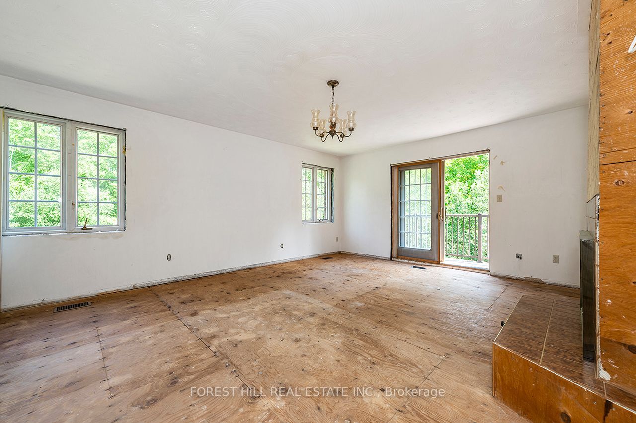 8300 Macarthur Drive Property Photo 27