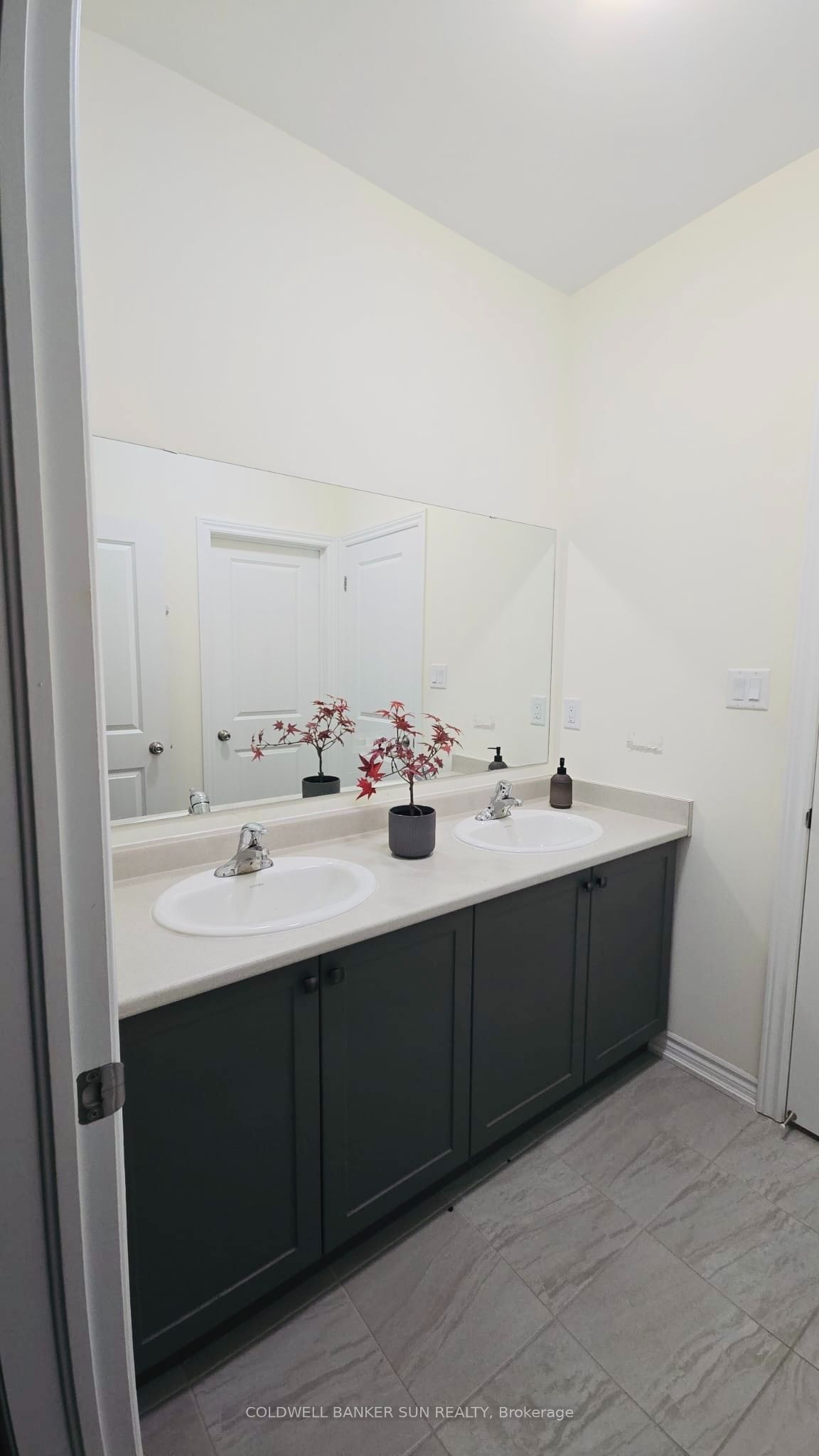 36 Bavenden Crescent Property Photo 35